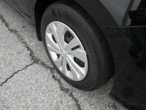 Used 2024 Nissan Versa S w/ Trunk Package image 8