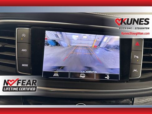 Used 2024 Buick Enclave Essence image 34