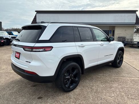 New 2025 Jeep Grand Cherokee Limited w/ Luxury Tech Group II image 5