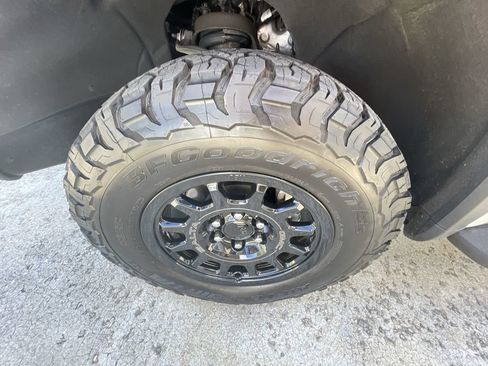 Certified 2023 GMC Sierra 1500 AT4X w/ AT4X AEV Edition AWD/4WD image 35