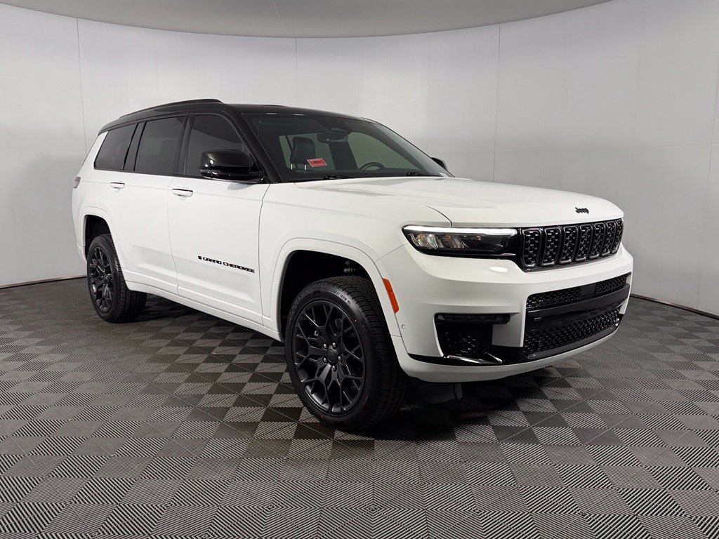 Used 2025 Jeep Grand Cherokee L Summit w/ Obsidian Package AWD/4WD image 4