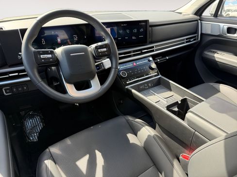 Used 2025 Hyundai Santa Fe SEL FWD image 15