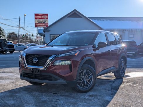 Used 2023 Nissan Rogue S image 1