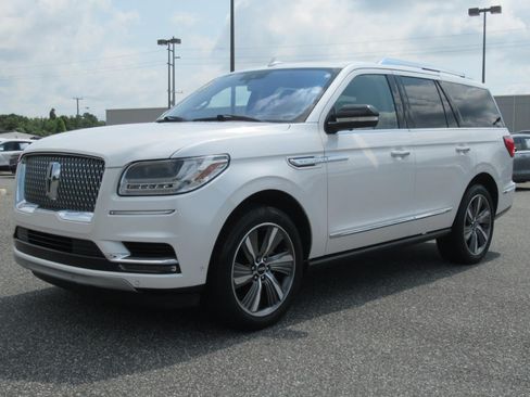 Used 2019 Lincoln Navigator Reserve AWD/4WD image 3
