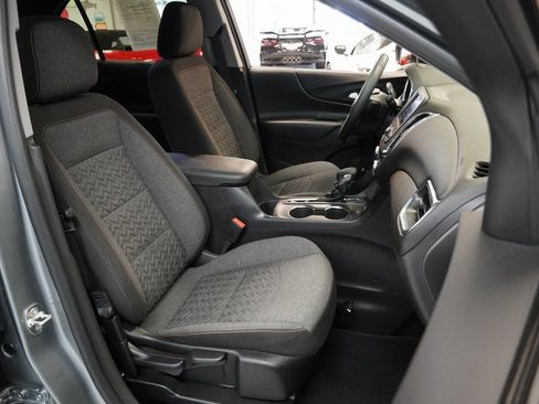 Used 2024 Chevrolet Equinox LT image 32