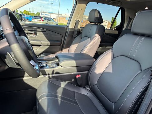New 2026 Honda Pilot Touring image 11