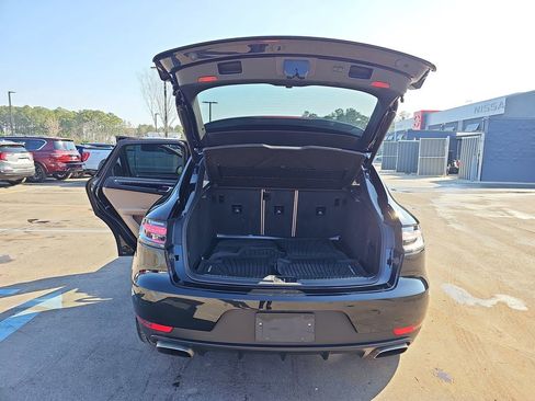 Used 2019 Porsche Macan image 16