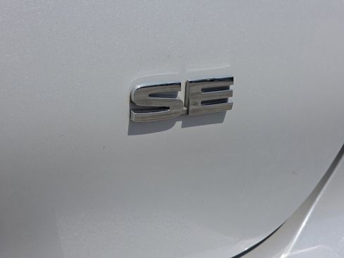 Used 2024 Mitsubishi Outlander SE AWD/4WD image 8