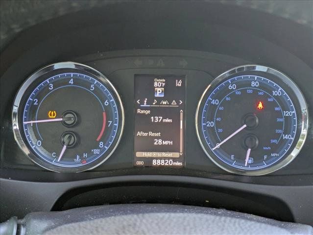 Used 2019 Toyota Corolla SE w/ SE Premium Package FWD image 4