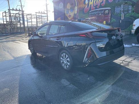 Certified 2022 Toyota Prius Prime XLE image 3