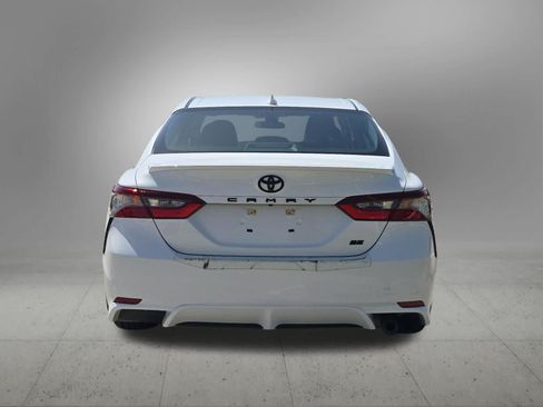 Used 2023 Toyota Camry SE FWD image 5