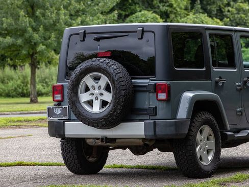 Used 2015 Jeep Wrangler Unlimited Sahara w/ Dual Top Group image 5