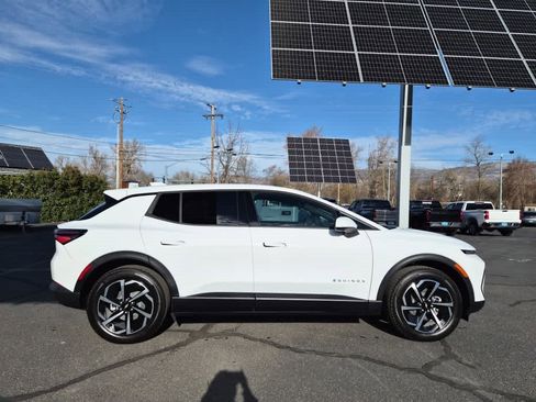 New 2026 Chevrolet Equinox EV LT image 4