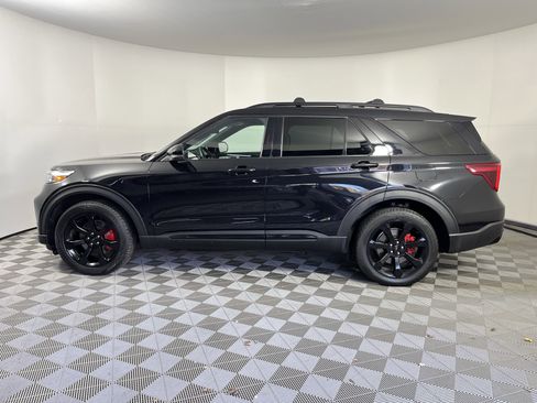 Used 2023 Ford Explorer ST w/ Equipment Group 401A image 2