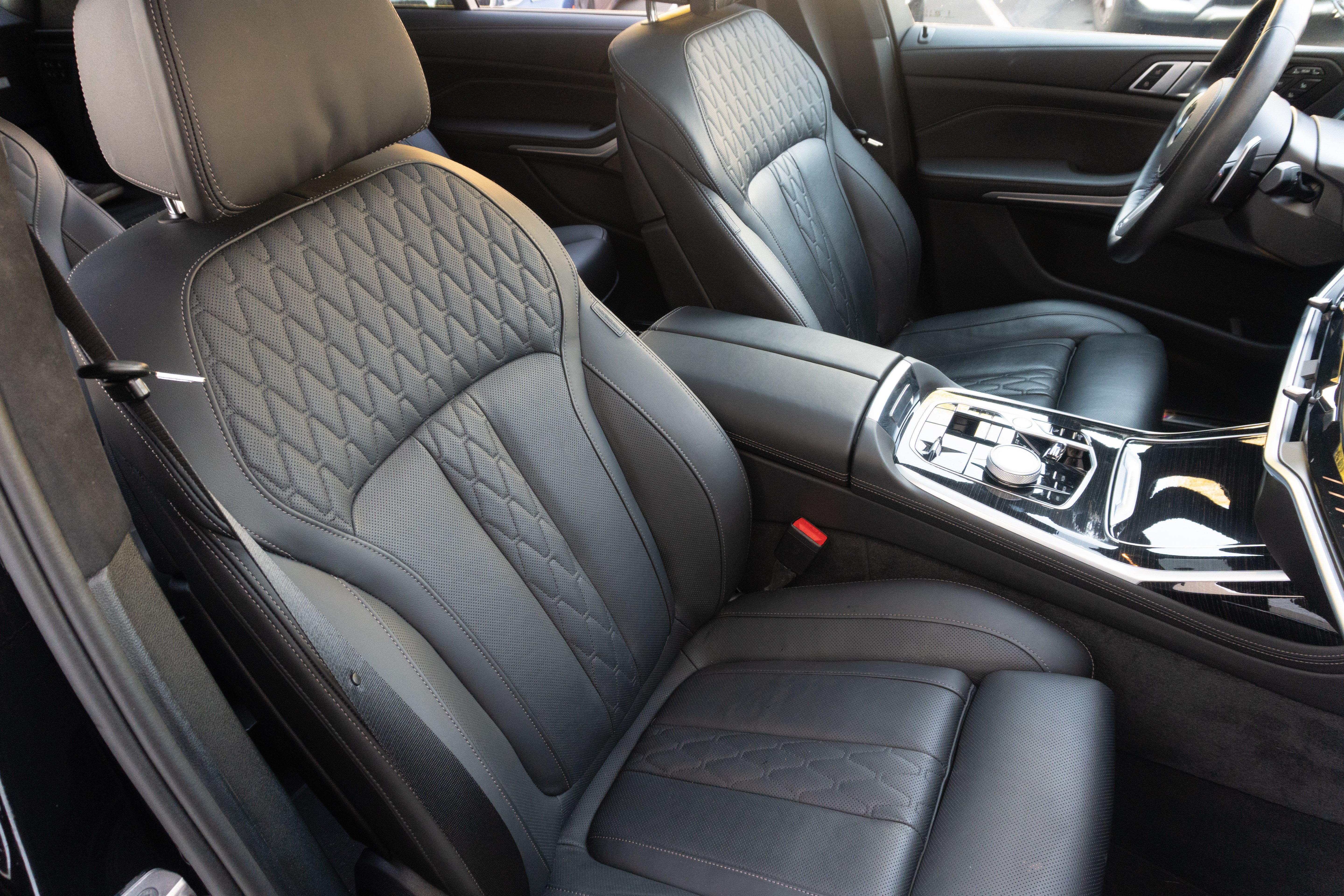 Certified 2025 BMW X7 M60i AWD/4WD image 14