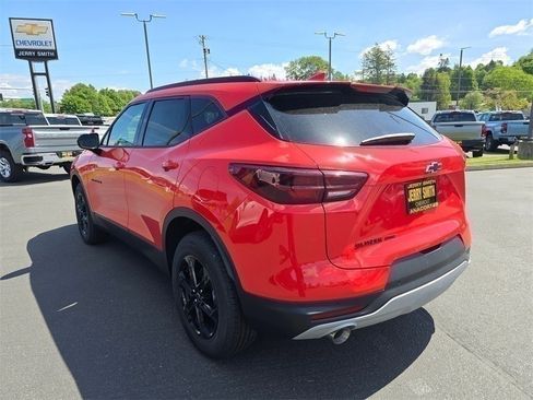 New 2025 Chevrolet Blazer LT w/ Midnight/Sport Edition image 15