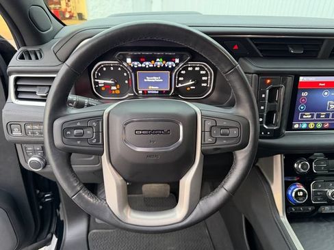 Used 2021 GMC Yukon XL Denali w/ Denali Premium Package AWD/4WD image 22