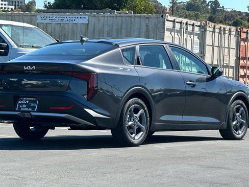 New 2026 Kia K4 FWD image 4