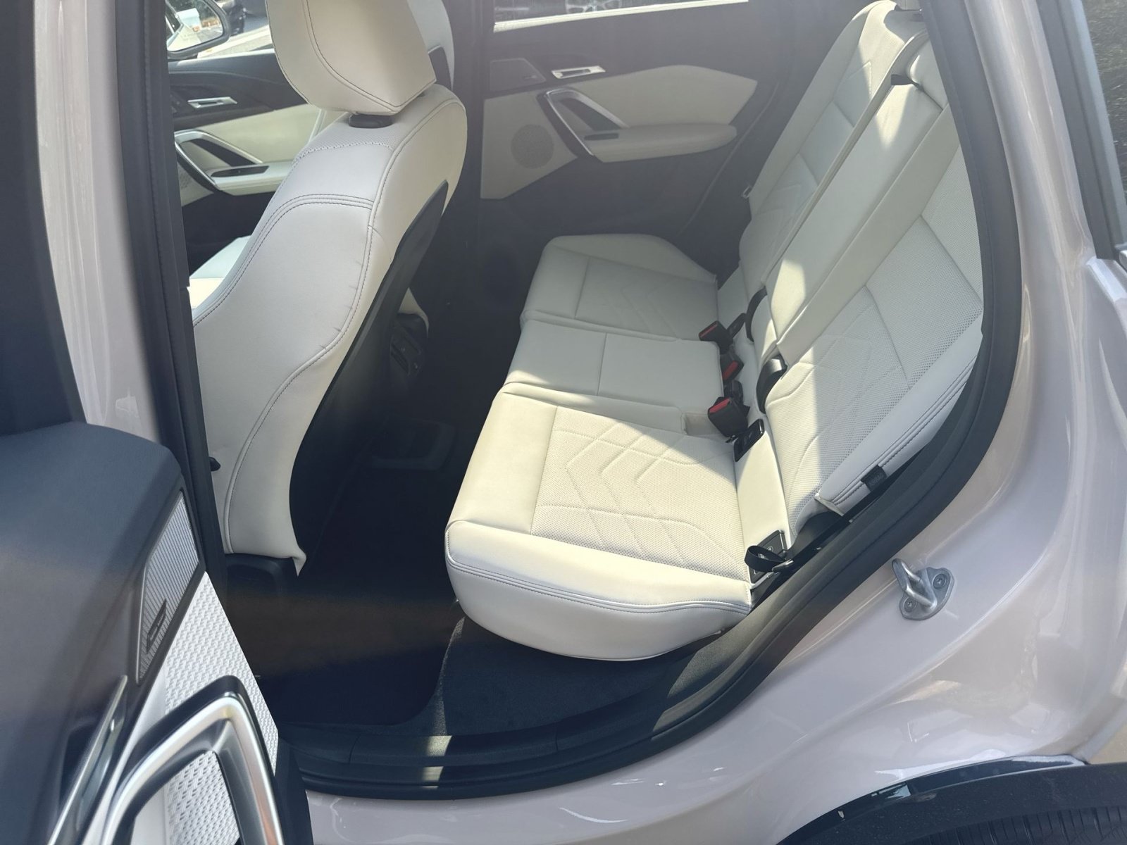 New 2027 BMW X1 xDrive28i AWD/4WD image 25