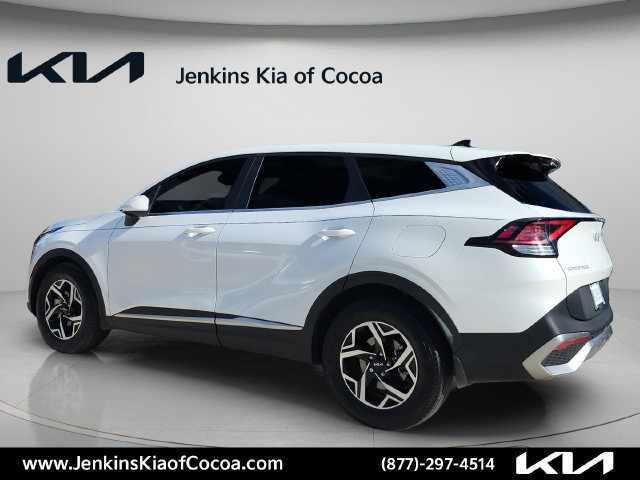 Used 2025 Kia Sportage LX FWD image 7