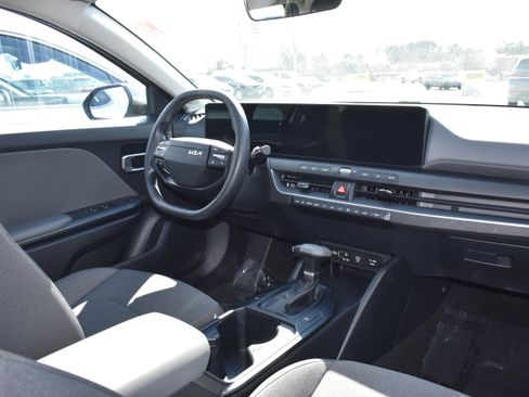 Used 2025 Kia K4 LXS image 30