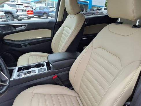 Used 2022 Ford Edge SEL w/ Convenience Package image 8