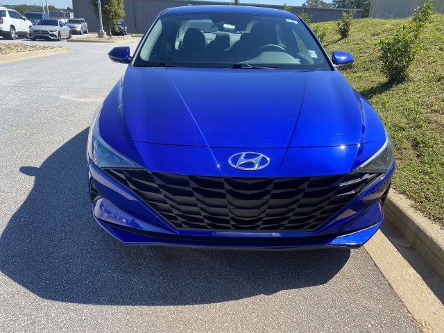 Used 2023 Hyundai Elantra SEL FWD image 2