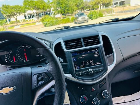 Used 2020 Chevrolet Sonic LS FWD image 15