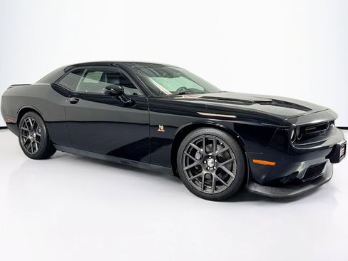 Used 2016 Dodge Challenger R/T Scat Pack w/ Leather Interior Group image 3