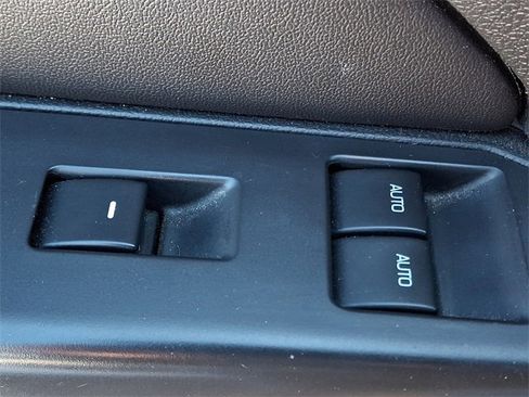 Used 2014 Ford Mustang V6 image 25