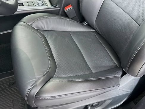 Used 2023 Ford Explorer Platinum w/ Technology Package AWD/4WD image 21