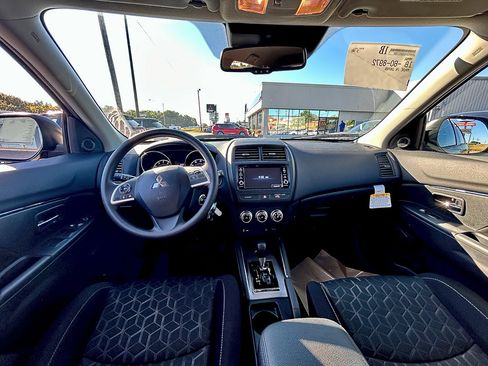 New 2025 Mitsubishi Outlander Sport ES image 9