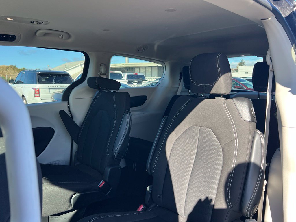 Used 2023 Chrysler Voyager LX FWD image 13