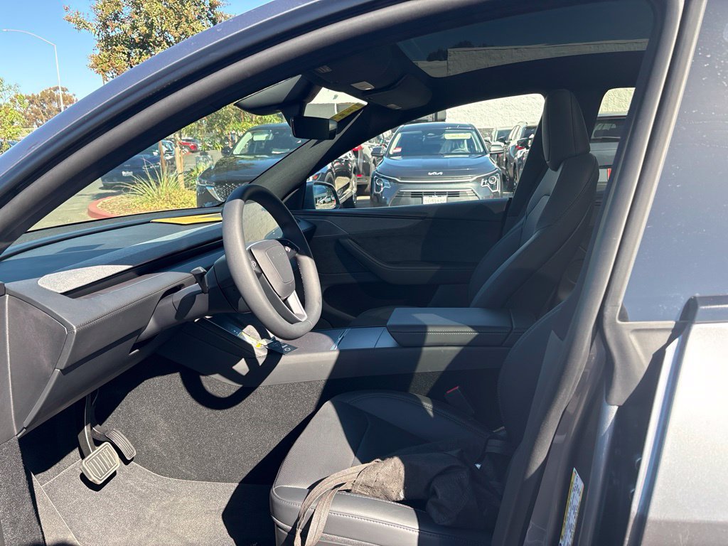 Used 2026 Tesla Model Y 2WD image 10