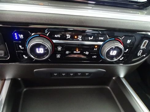 Used 2025 Chevrolet Silverado 3500 High Country w/ Technology Package AWD/4WD image 13