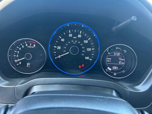 Used 2020 Honda HR-V Sport image 11