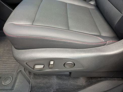 Used 2025 Chevrolet Traverse Z71 w/ Enhanced Driving Package AWD/4WD image 7