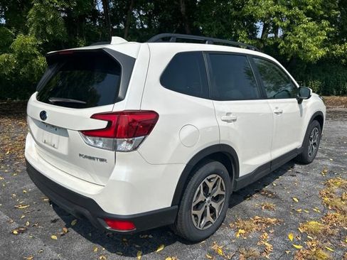 Certified 2023 Subaru Forester Premium AWD/4WD image 5