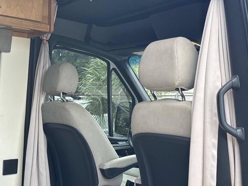 Used 2020 Mercedes-Benz Sprinter 3500 image 27