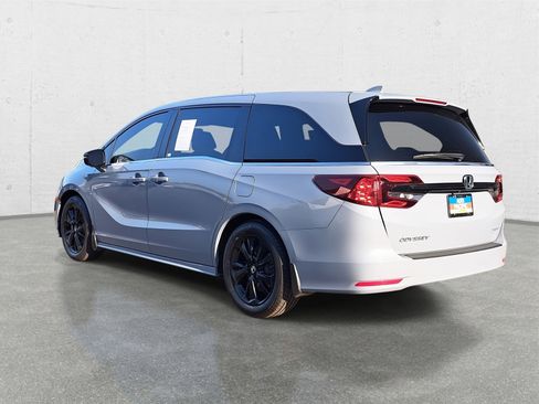 Used 2024 Honda Odyssey Sport image 7