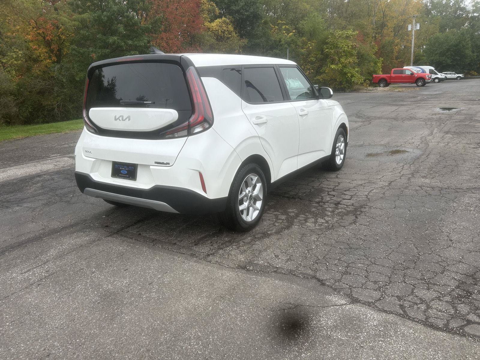 Used 2024 Kia Soul LX w/ Option Group 015 FWD image 5
