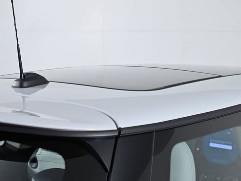 Certified 2025 MINI Cooper S image 11