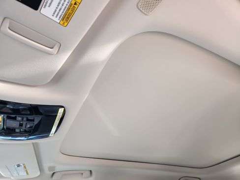 New 2025 Lexus RX 450h AWD w/ Luxury Package image 18