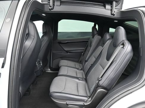 Used 2018 Tesla Model X 75D image 21