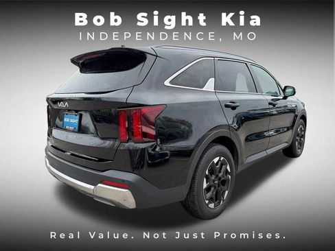 Certified 2024 Kia Sorento S image 9