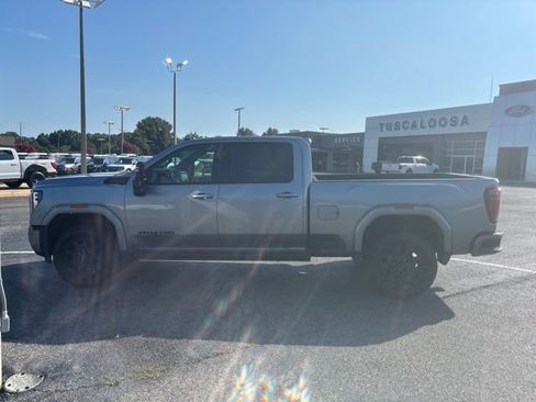 Used 2024 GMC Sierra 2500 AT4 w/ AT4 Premium Plus Package AWD/4WD image 5
