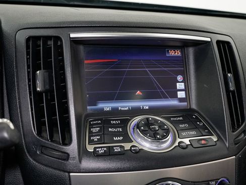 Used 2013 INFINITI G37 x w/ Premium Pkg image 17