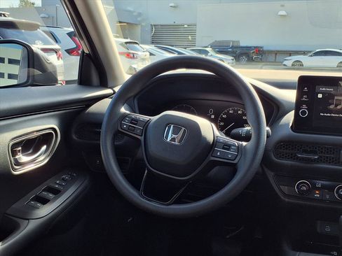 Certified 2026 Honda HR-V LX image 18