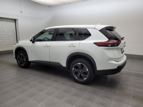 Used 2024 Nissan Rogue SV AWD/4WD image 3