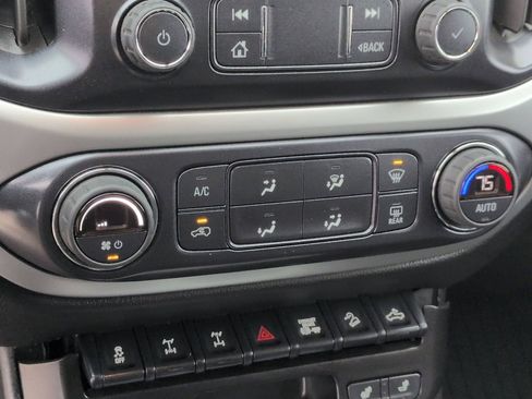 Used 2022 Chevrolet Colorado ZR2 AWD/4WD image 31